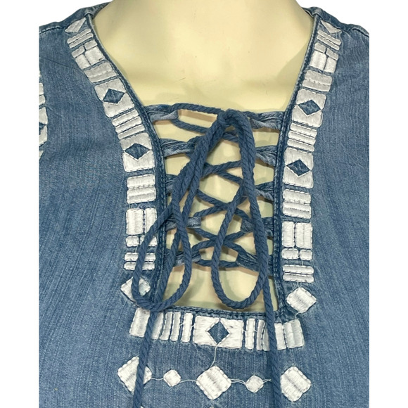 3/$20 Chelsea Violet Sz XS Shift Dress Lace Up Neckline Embroidered Chambray - Picture 6 of 11